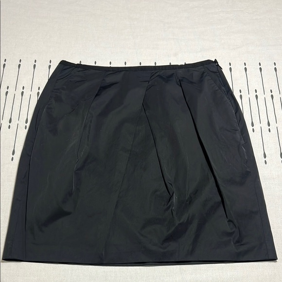 Banana Republic Black  Pleated A-Line Mini Skirt. Size 8 - Picture 1 of 8